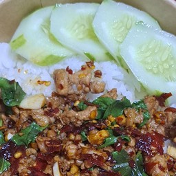 กะเพรากล่องข้าว By เอมิ