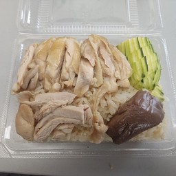 ข้าวมันไก่ ข้าวหมูเเดง หมูกรอบ ต้มเลือดหมู
