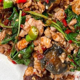 ข้าว-กะเพราไข่เยี่ยวม้าหมูสับ