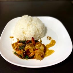 ข้าวกะเพรากุ้ง