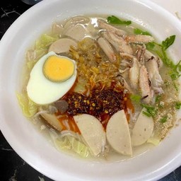 ก๋วยจั๊บญวน ปู หมูยอ