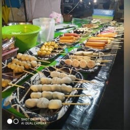 หม่าล่า & ยำลูกชิ้น (หน้าเซเว่น สามห่วง)