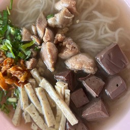 ก๋วยจั๊บเนื้อไก่
