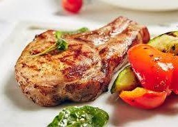 สเต็กหมูพ็อคช๊อปติดกระดูก