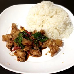 ข้าวกะเพราหมูสามชั้น