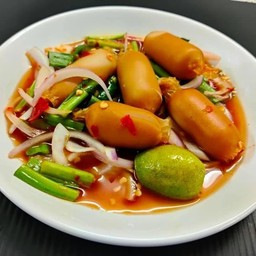 ยำใส้กรอก