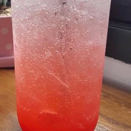 สตอเบอร์รี่โซดา