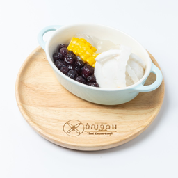 No.30 ไอศครีมมะพร้าวน้ำหอม มันหวานสีม่วง ข้าวโพด ลูกชิด