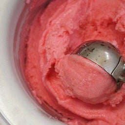 ร้านไอศครีมบาบอ ทรงเครื่องตลาดบางนาค