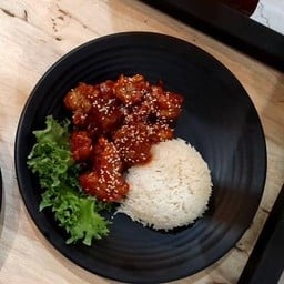 ข้าวยำไก่แซ่บ by ร้านบ้านปู