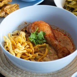 ข้าวซอยน่องไก่