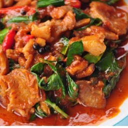 ผัดพริกแกงหมู ราดข้าว