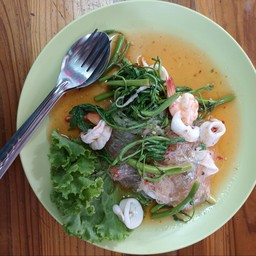 ยำวุ้นเส้นกระเฉดทะเล