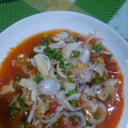 ยําปลากระป๋องราดข้าว