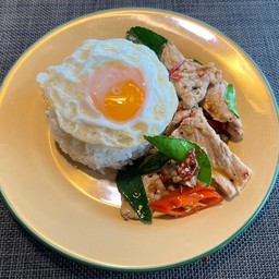 ข้าวหมูผัดพริกสด