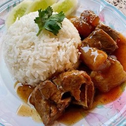 ข้าวหน้าเนื้อตุ๋นรวม
