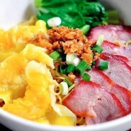 บะหมี่ชายสี่ตัวกลม หน้าสมใจสายสี่