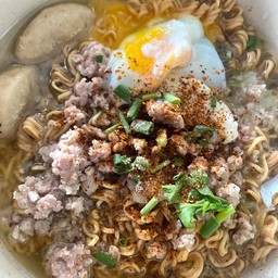 ไวไวหมูสับฉบับเด็กหอ (มีไข่ให้นะคะ)