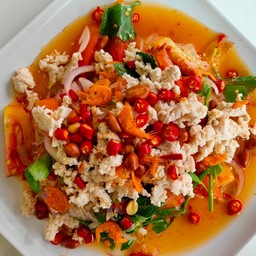 ยำวุ้นเส้นไก่โบราณ