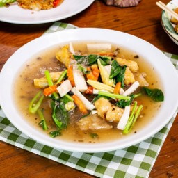 ราดหน้าปลา(กระพง)เต้าซี่เส้นใหญ่ทอด