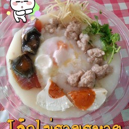 โจ๊กหมูเด้ง+ไข่3สหาย