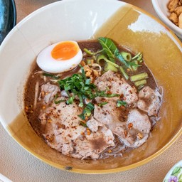 ก๋วยเตี๋ยวหมูชาบูน้ำตก