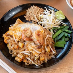 ผัดไทยกุ้งสด