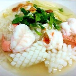 อร่อยหมื่นลี้ (ชื่อนี้มีแต่ของอร่อย) (สาขานครนายก)