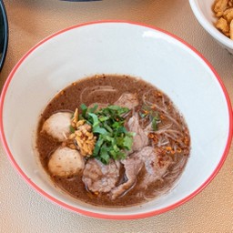 ก๋วยเตี๋ยวหมูน้ำตก