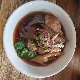 ก๋วยเตี๋ยวไก่มะระนายชา พหลโยธินซอย 39