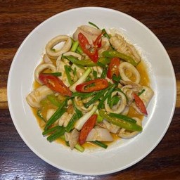 ผัดไข่เค็มเป็นกับ