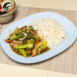 ผัดพริกหยวกหมูราดข้าว