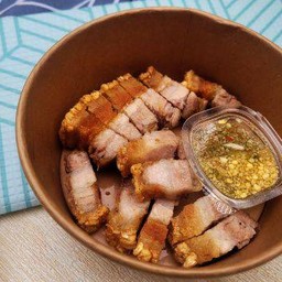 หมูกรอบ คุณย่า 100 กรัม