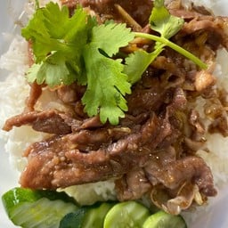 ข้าวราดหมูกระเทียม