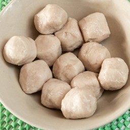 ลูกชิ้นเนื้อลวกลูกละ8