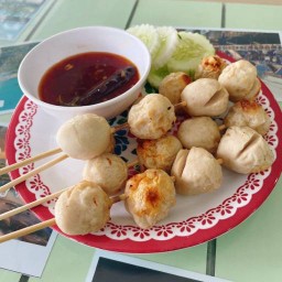 ลูกชิ้นหมูปิ้ง(3ไม้)