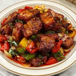 ผัดพริกเผาหมูกรอบ(ฟรีไข่ดาว)