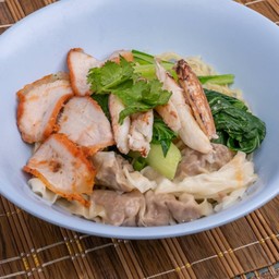 บะหมี่เกี๊ยว ปู หมูแดง