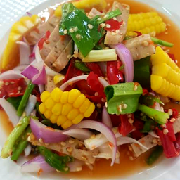ยำข้าวโพดหมูยอ