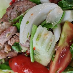 ยำเนื้อย่าง