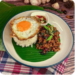 ข้าวกะเพราไก่กรอบ + ไข่ดาว