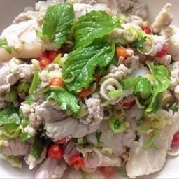 ยำหมูตระไคร้