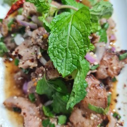 น้ำตกเนื้อ