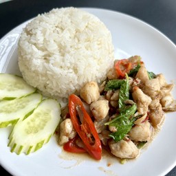 กะเพราเนื้อปูราดข้าว