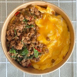 กินได้ กะเพรา ไข่เจียว โค้งราม่า