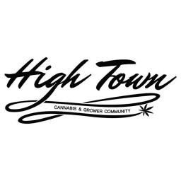 High Town Cafe นิมมานเหมินทร์