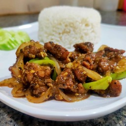 ข้าวผัดพริกไทยดำเนื้อ สูตรเข็มข้น