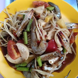 ตำปูม้ากุ้งสดหมูยอ