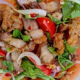 ข้าวยำหมูกรอบ