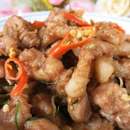 ข้าวสามชั้นผัดกะปิ